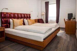 Hotel Hirschhausen, Baunatal