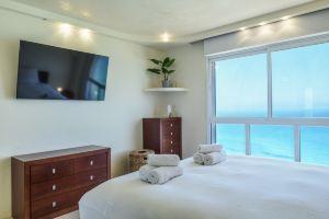 Netanya Panoramic Sea-View 4BR Apt Apartments, Netanya