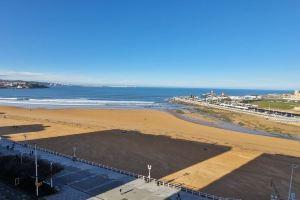 Spectacular apartment in first line of beach, Gijon