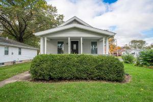 Chic Decor and Bright Accents Await - Charming Modern Cottage, Peoria