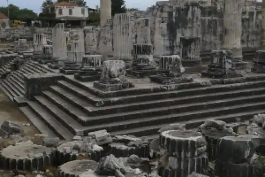 Delightful Apartment Sleeps 8 Great Location, Didim