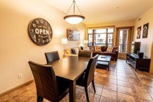 Apartment Aglow at Playa Del Sol #509, Kelowna