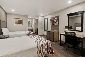 Red Roof Inn & Suites - DFW Airport South, Irving