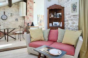 Charming and romantic studio under the roofs of St Rémy, St. Remy-de-Provence