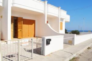 MIZU holiday home with outdoor spaces in(Casa vacanze MIZU con spazi esterni a), San Foca