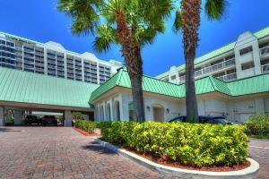 Stunning Views and Cozy Comforts - Charming Oceanfront Studio, Ormond Beach