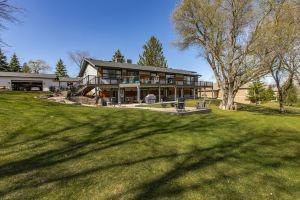 Gates Dr-Stylish and Spacious House Near Mayo in Best Neighborhood, Rochester
