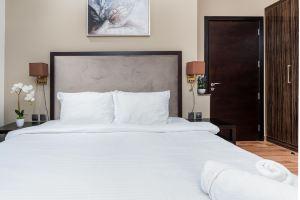 Whitesage - Elite Apartment with Balcony Near Metro Station, Dubai