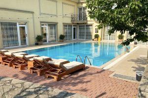 Hotel Era, Pristina
