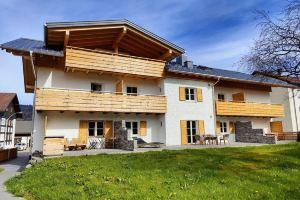 Exclusive and Luxurious 55Sqm Vacation Apartment with Sunny Balconies, Oberstdorf