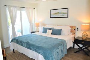 Newly renovated coastal home; Marina, Pools, Lagoon, Bikes, Tiki’s and More! Apartments, Key Largo