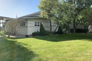 Walking distance to downtown attractions and grocery store and coffee bakery. Hotel, Anchorage