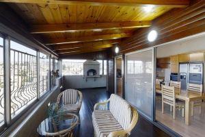 Cozy Wood Apartment with Great View to, Nazareth