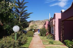 Stunning ocean view bungalow by the beach with swimming pool Cottage, Agadir