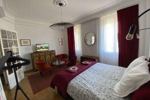 Magnificent Furnished , les Floralies, 200m from la Canebière, Air-Conditioned Hotel, Marseille