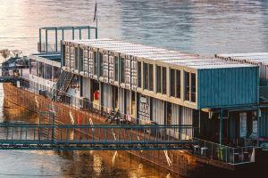 Sundeck Botel - Party Boat, Bratislava