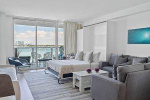 Bayside Pool, Spa, Gym and Private Marina - Stunning Luxury Retreat Hotel, Miami Beach