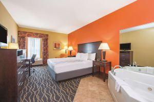 La Quinta Inn & Suites by Wyndham Airpt / Expo Square, Tulsa