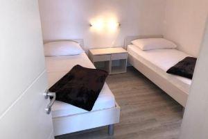 Apartments Vedran, Tice