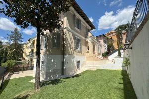 VILLA LINA - sky earth liberty villa - 5 min from tube 9 bedroom - 5 bathroom, Rome