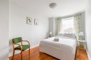 Stylish Triplex 3Br Apt - Near Trinity Bellwoods Apartments, Toronto