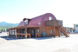 Grand Canyon Brewery and Distillery Cabin-Historic Tack House, Williams