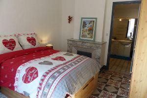 Villa Mariale a stone's throw from the city center, Nimes