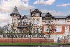 Spacious house - AC- 5BR-12P-, Deauville