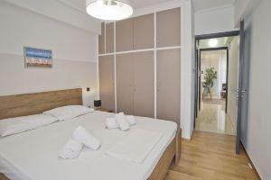 Blue Dream Modern Apt, Walk to Beach Apartments, Piraeus