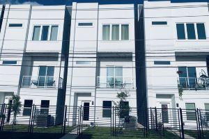 4 Level town home in walking distance to NRG Stadium and Medical District! Apartments, Houston