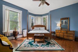 Massive Victorian Mansion with Pool Table! 1 mi to DT Hotel, Milwaukee