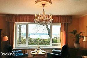 Exklusive Ferienwohnung Strohberg Apartments, Plon