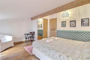 Superb apartment ideally located in the city center with Clim (6 pers, 80m² ), Nimes