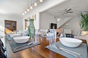 Prime Location. Luxurious 3 BR with Pool. 2 Living Rooms. Garage. 4 Balconies., Houston
