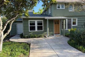 Spacious 5-Bedroom House in, Walking Distance to Autzen Stadium, Eugene