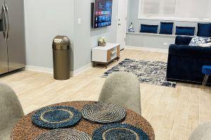 Spacious brand new condo - 15 mins from downtown! Sleeps 4 Apartments, Chicago