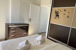 Kali -Thea Spacious 2 BR Penthouse, City View, Piraeus