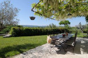 Offers an ideal holiday set in the peaceful countryside of St Remy de Provence Hotel, St. Remy-de-Provence