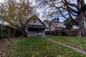 Something to talk about in Haynie's Corner! Walk anywhere, sleeps 6! Hotel, Evansville