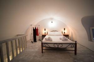 Villa Galaxy Santorini, Karterados