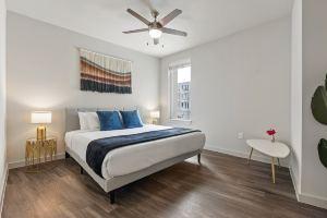 Luxury 2-BR with Juliet Balcony Hotel, Austin