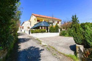Nearby Beach, Modern Apartment Arena, Oltre