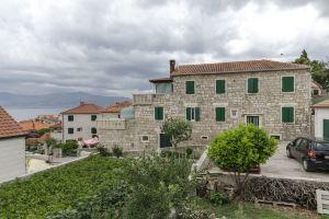 Apartments Jurica, Postira