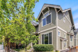 Seattle Vacation Home: the Parsonage Apartments, Seattle