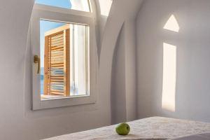 Summer Lovers Villa Silver Suite Outdoor Pool Hot Tub Caldera View, Akrotiri