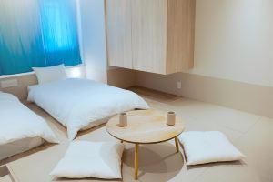 Sekai Hotel, Takaoka