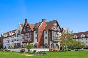 Montauk Manor -1 BR 925 sq. ft. loft in resort overlooking Block Island Sound, Montauk