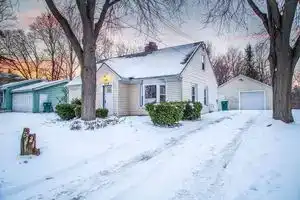 Cool, Calm & Cozy | 2 BR Home with plenty of charm Apartments, Lansing
