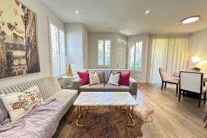 Charming 2B&3B townhome in Oak Creek Apartments, Irvine