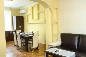 FM Premium 2-Bdr Apartment - Center, Varna